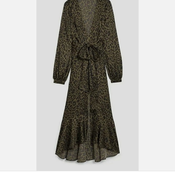Express Leopard Print Long Sleeve Robe - Picture 2 of 4